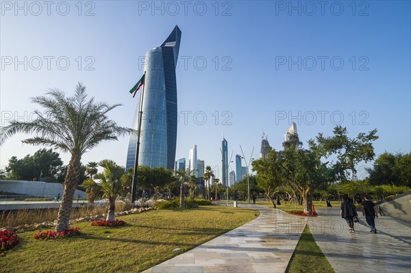 Al Hamra tower and the Al Shaheed Park