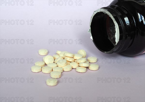 Vitamin C and D3 tablets