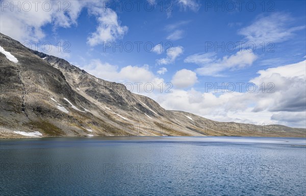 Lake Bessvatnet