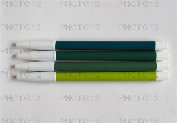 Green felt tip pen