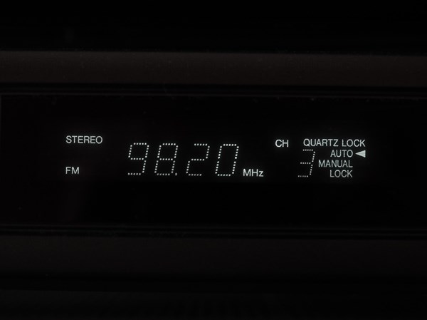Stereo FM radio display