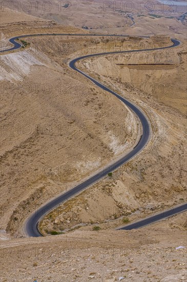 Serpentine Road in King's Canyon