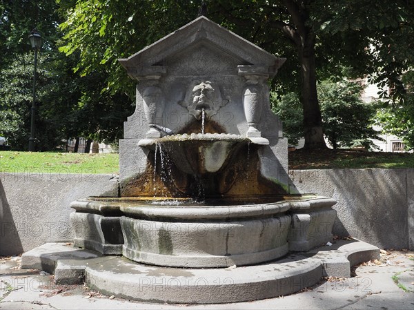 Fontana dei mascheroni in Turin