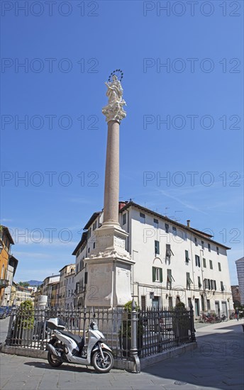 Baroque statue Madonna dello Stellario