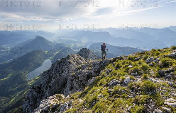 Mountaineers at the summit of the Scheffauer