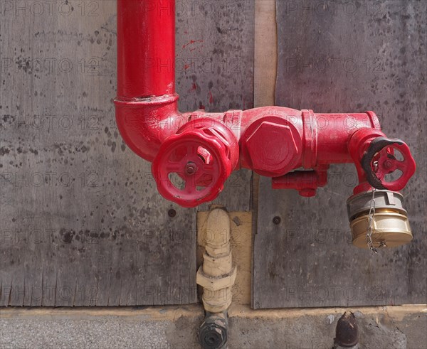 Fire hose valve