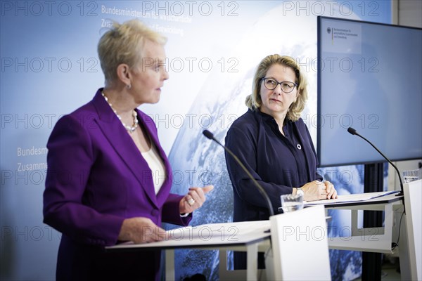 (R-L) Svenja Schulze, Federal Minister for Economic Cooperation and Development, and Cindy McCain, Executive Director World Food Programme (WFP), hold a joint press conference on the commitment to tackle the global hunger crisis at the Federal Ministry for Economic Cooperation and Development. Berlin, 25.05.2023., Berlin, Germany, Europe