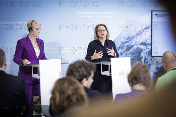 (R-L) Svenja Schulze, Federal Minister for Economic Cooperation and Development, and Cindy McCain, Executive Director World Food Programme (WFP), hold a joint press conference on the commitment to tackle the global hunger crisis at the Federal Ministry for Economic Cooperation and Development. Berlin, 25.05.2023., Berlin, Germany, Europe