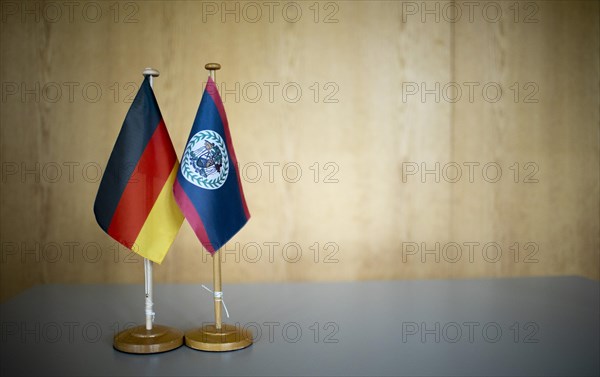 V.l. Flag Germany