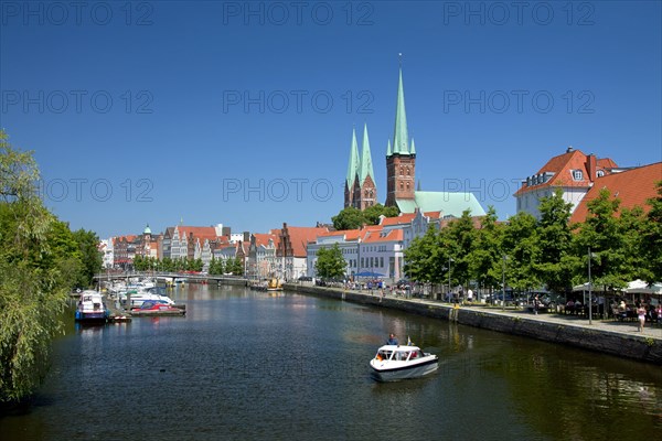 Malerwinkel with view over the Luebecker Marienkirche