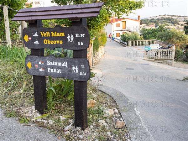 Hiking trail sign