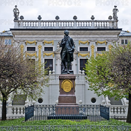 Bronze statue of Goethe by Carl Seffner on the Naschmarkt in front of the Old Stock Exchange