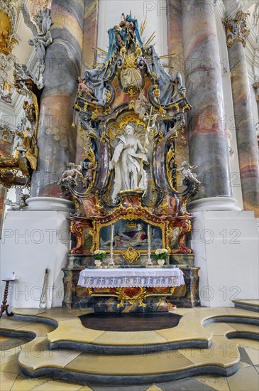 Side altar