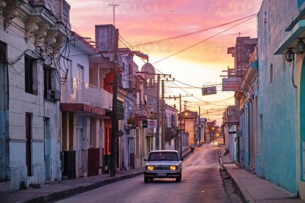 Street scene at sunrise in the city Santa Clara