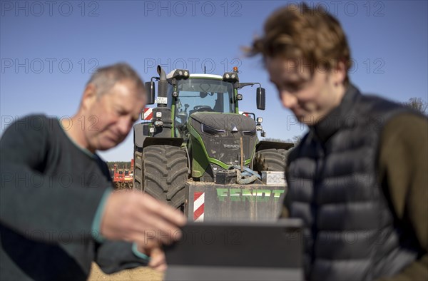 Soil cultivation for maize sowing with tractor Fendt 1050