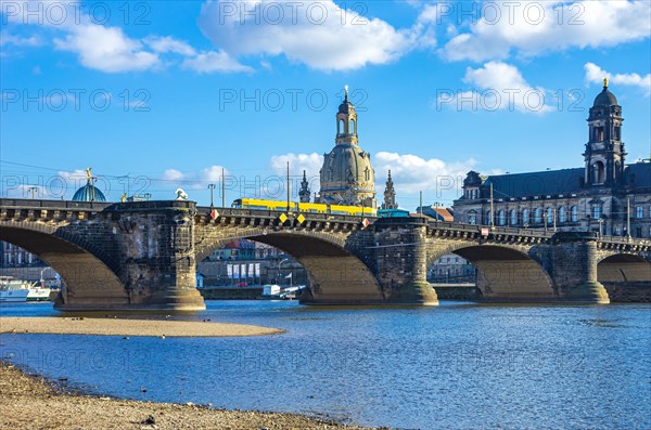 View from the Koenigsufer to the Augustusbruecke and the Church of Our Lady as well as the Staendehaus