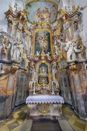 Side altar