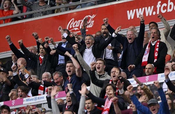 Goal celebrations in the stands by Oliver Kahn Chairman of the Board FC Bayern Munich FCB