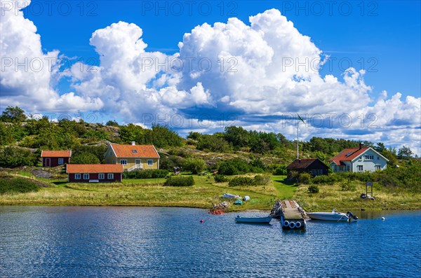 Country houses and mooring outside Ekenaes