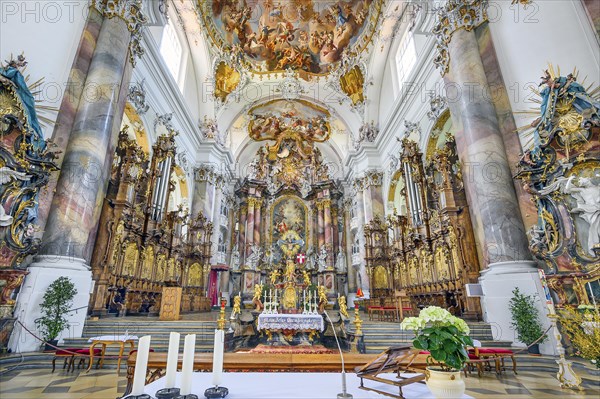 Main altar with side organs and choir stalls