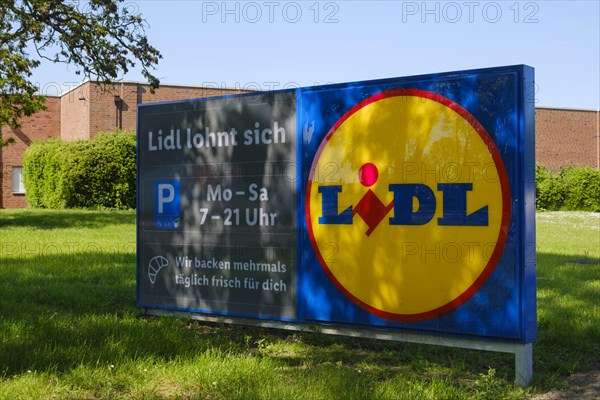 Sign with logo Lidl
