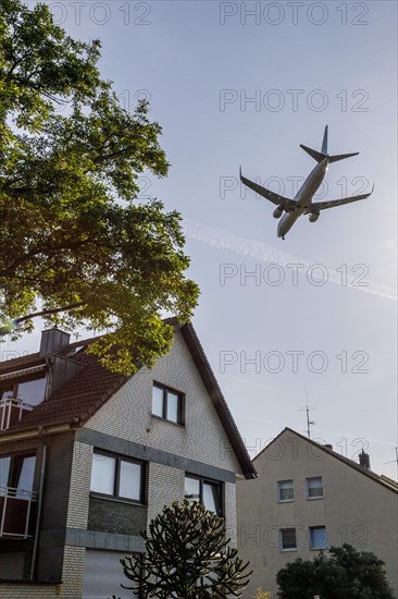 Flight path over residential areas at Duesseldorf Airport