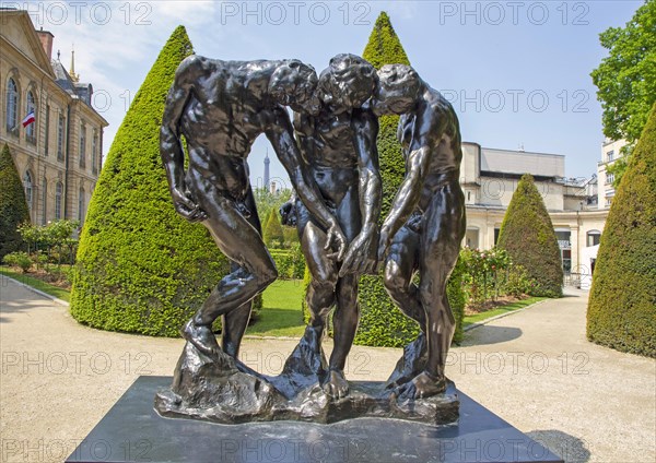 Sculpture Les Trois Ombres in the Garden of Sculptures