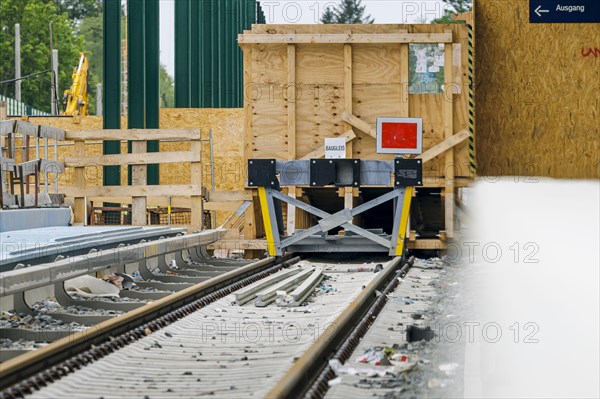 Symbolic photo on the subject of railway infrastructure. A buffer stop stands on a newly built track at the S-Bahn platform in Lichtenrade station. Berlin