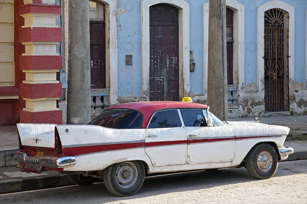 Old 1950s vintage American car