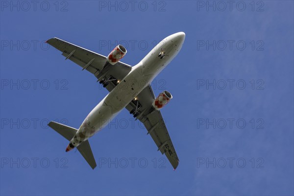 Flight path over residential areas at Duesseldorf Airport