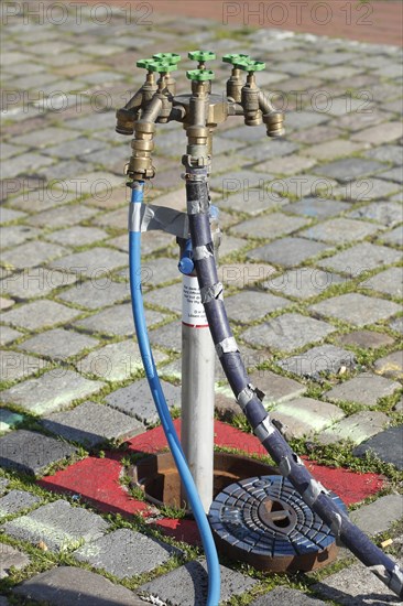 Standpipe with water taps at an underground hydrant