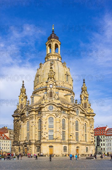 In front of the world-famous Church of Our Lady on the Neumarkt