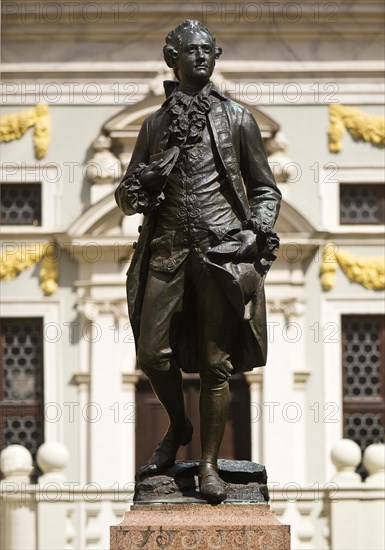 Bronze statue of Goethe by Carl Seffner on the Naschmarkt in front of the Old Stock Exchange