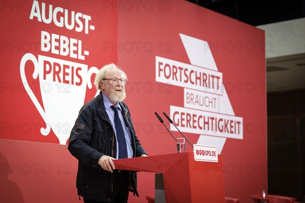 Making progress out of change. A discussion on the occasion of the 160th birthday of the SPD with the award of the August-Bebel-Prize to Franz Muentefering. Here: Opening of the award ceremony of the August-Bebel-Prize by Wolfgang Thierse