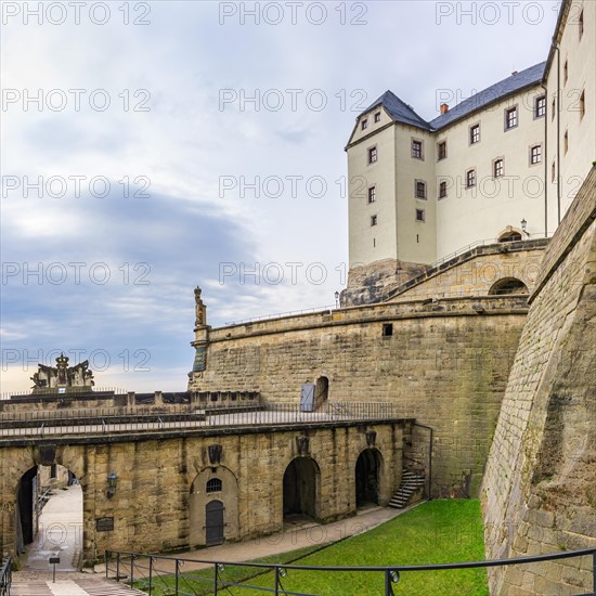 The layout of the moat shear and Medusa Gate viewed from the rear