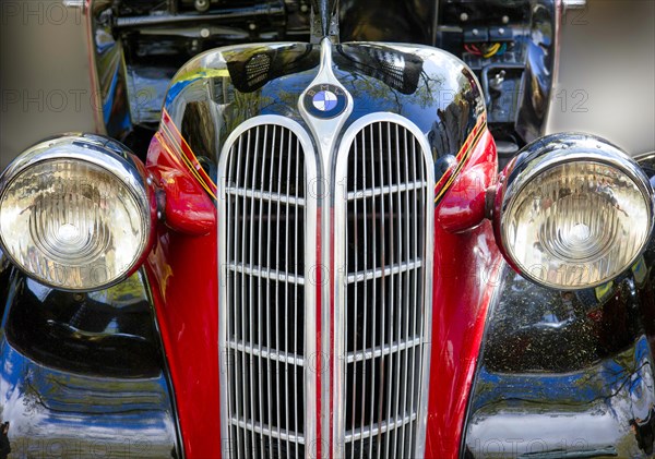 Radiator of the BMW 327