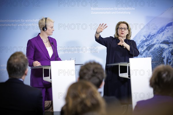 (R-L) Svenja Schulze, Federal Minister for Economic Cooperation and Development, and Cindy McCain, Executive Director World Food Programme (WFP), hold a joint press conference on the commitment to tackle the global hunger crisis at the Federal Ministry for Economic Cooperation and Development. Berlin, 25.05.2023., Berlin, Germany, Europe