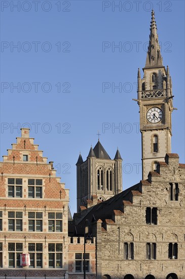 Historical step-gabled houses at the Graslei