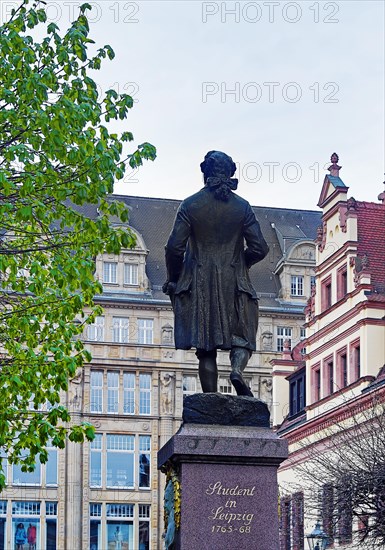 Bronze statue of Goethe by Carl Seffner on the Naschmarkt