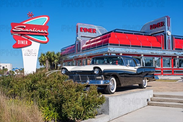 1957 Ford Fairlane 500 Skyliner at Sunliner Diner