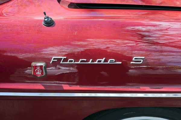 Logo of the Renault Caprio Floride S