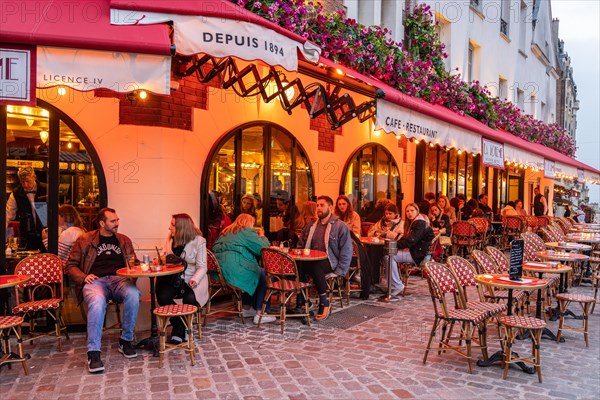 Street cafe at Place du Tertre