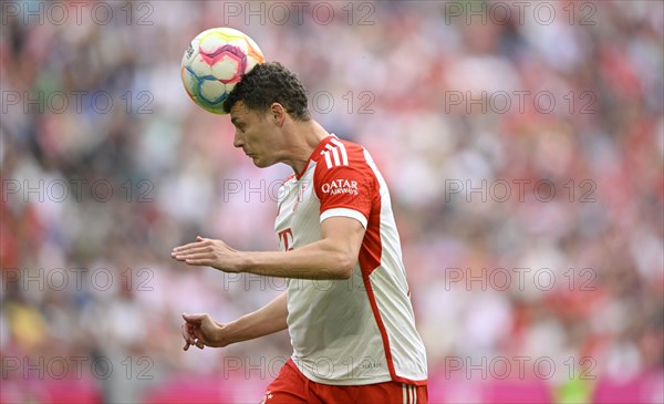 Header Action Benjamin Pavard FC Bayern Munich FCB