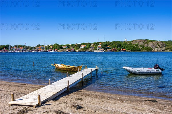 Two boats at a jetty on the northern beach of the Southkoster Island