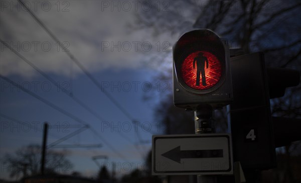 Subject: red pedestrian lights