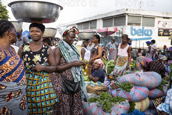 Women at the vegetable market of Lome