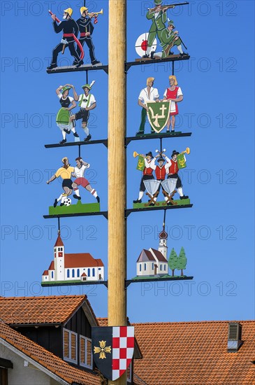 The maypole in Haldenwang