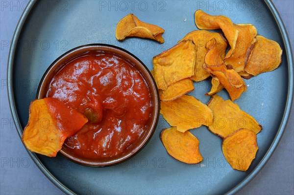 Sweet crisps and salsa sauce