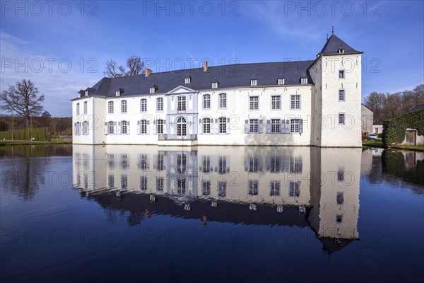 Annevoie Castle