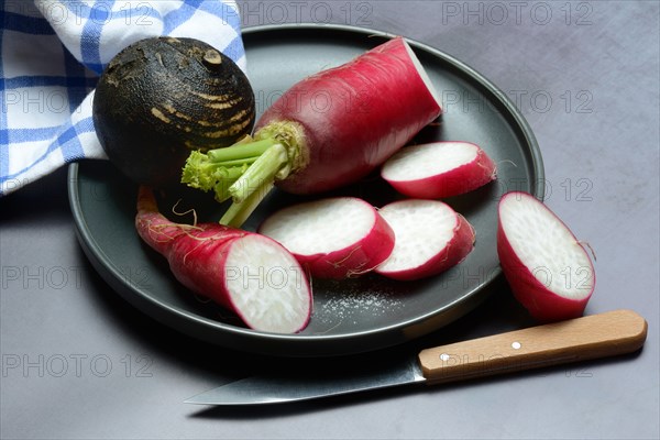 Red and black radish